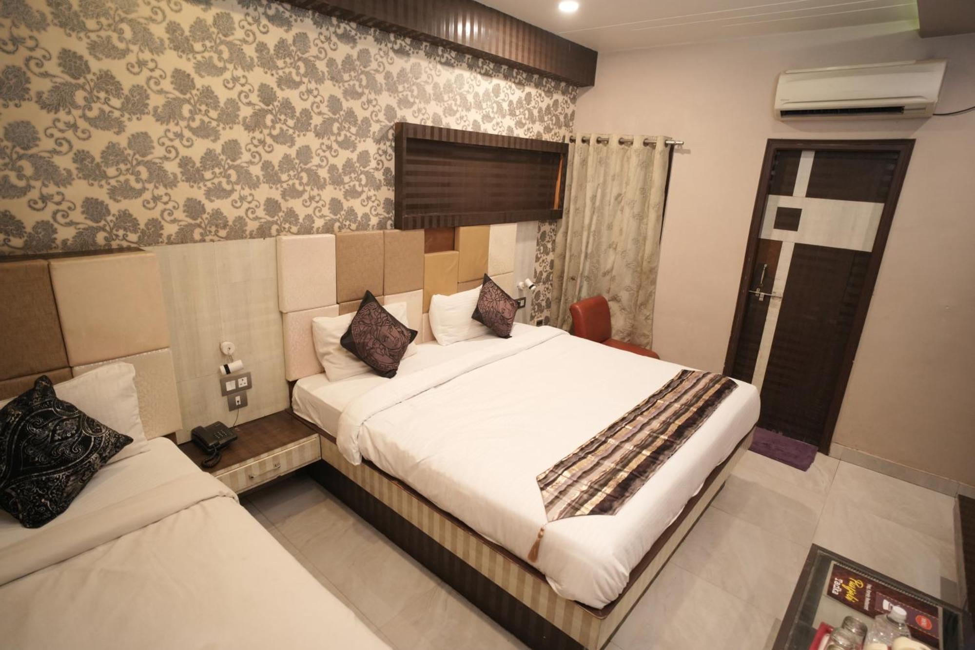 Hotel Rajkamal Near Varanasi Railway Station Exterior foto