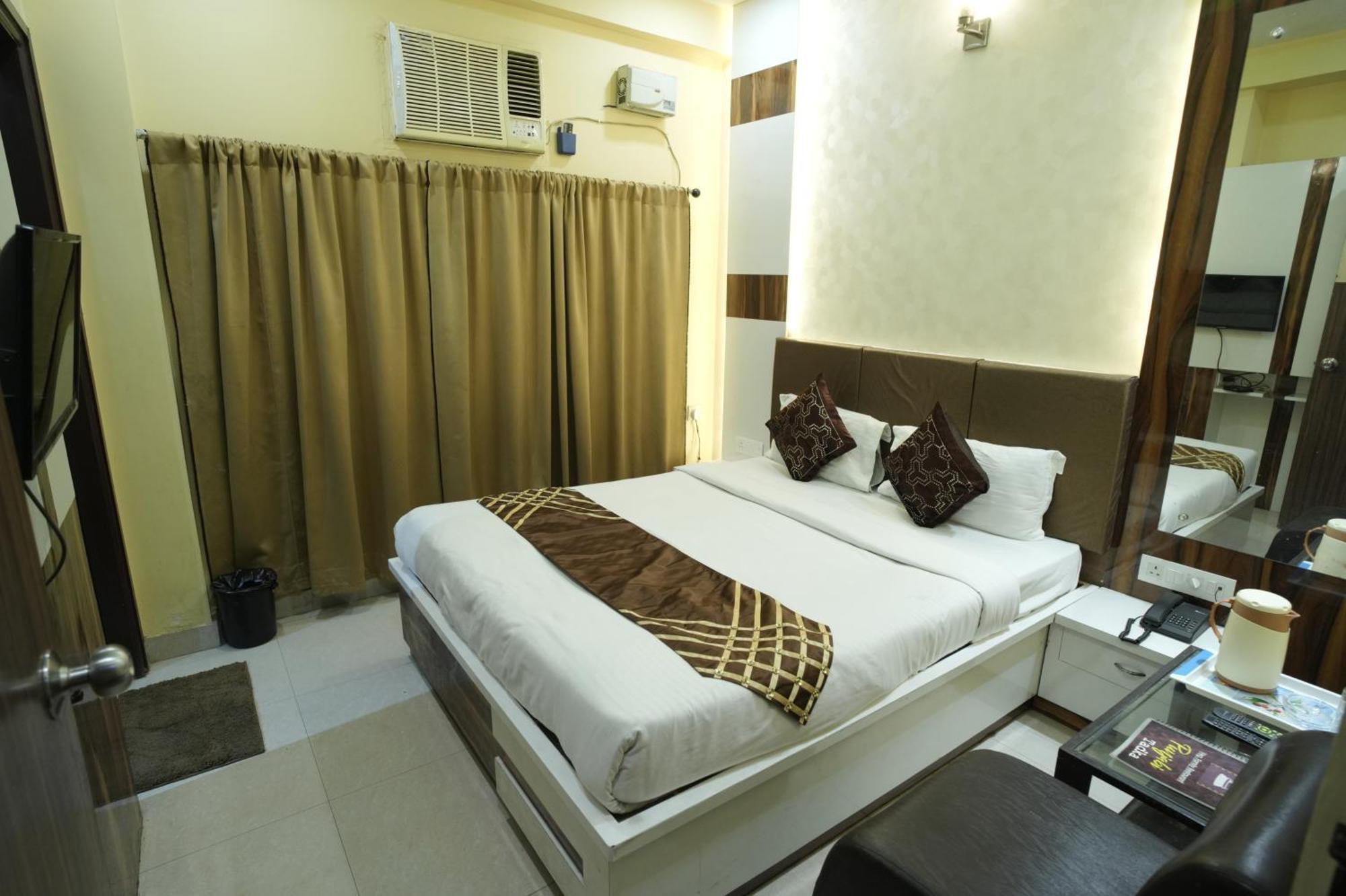 Hotel Rajkamal Near Varanasi Railway Station Exterior foto