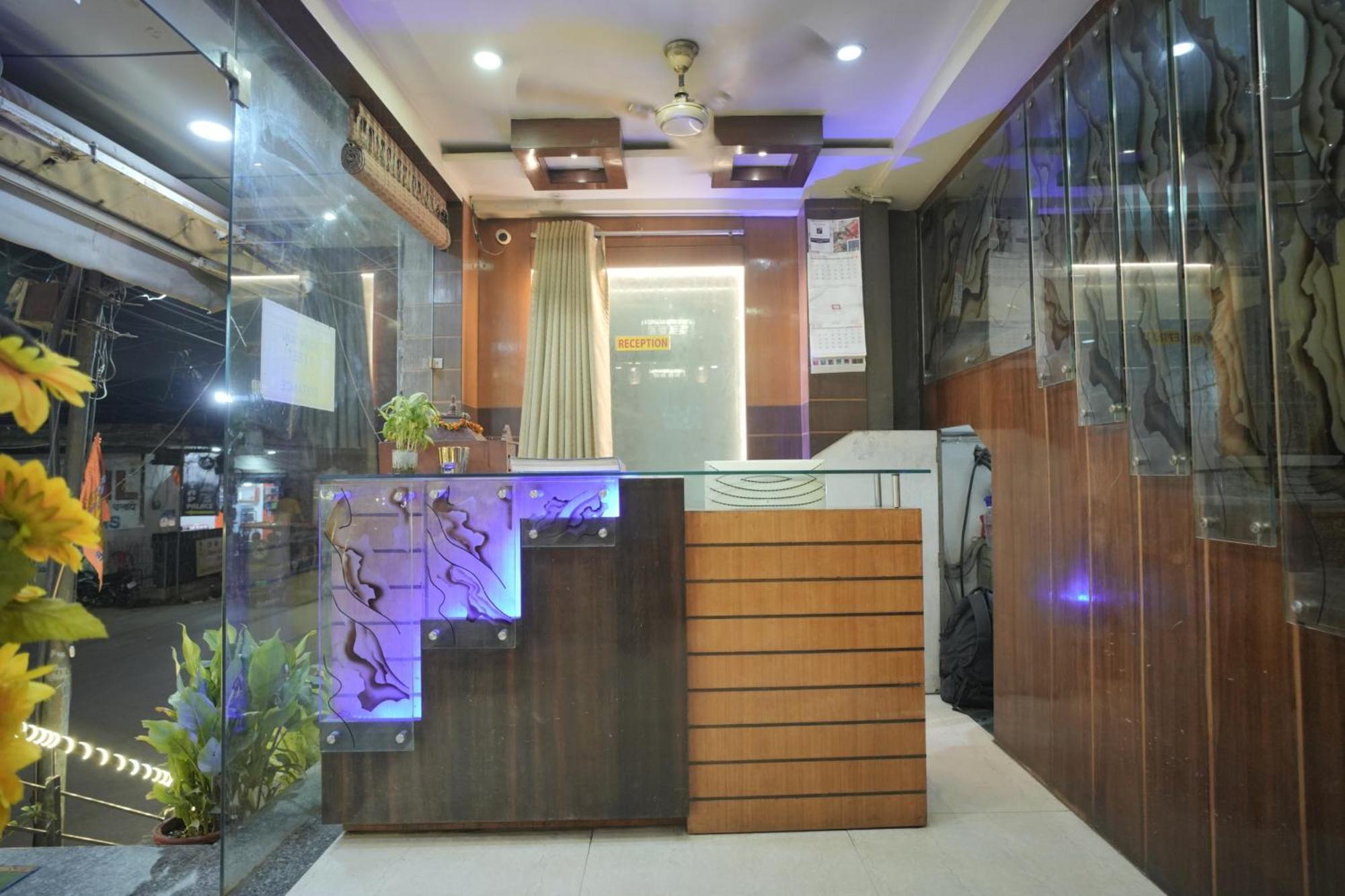 Hotel Rajkamal Near Varanasi Railway Station Exterior foto